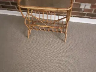 Bambusbord med avisholder