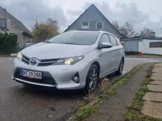 Toyota Auris Hybrid 1,8