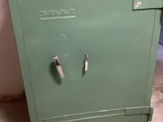 Pengeskab