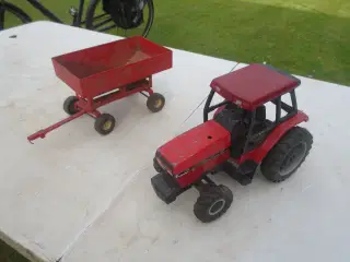 1 stk Case IH Maxxum 5130 og Fodervogn