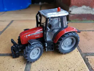Siku Massey Ferguson 5455 Traktor