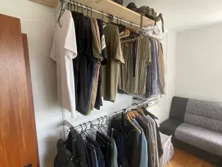 Væghængt garderobe system