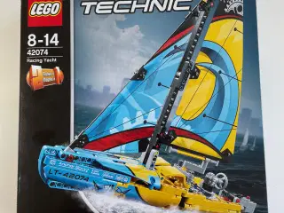 Lego Technic Racing Yacht 42074