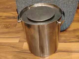 Isspand - Arne Jacobsen - Stelton 