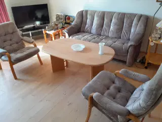 Sofa, 2 stole og sofabord