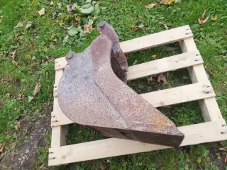 Diverse  maskiner.   Plov dele.  Minigraraver skov