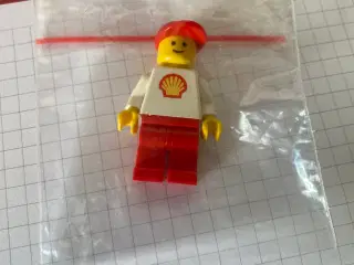 Lego minifigurer fra omkring 1980 sælges. 