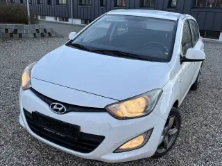 Hyundai i20 1,2 benzin 5dørs fra 2013. Billig bil!