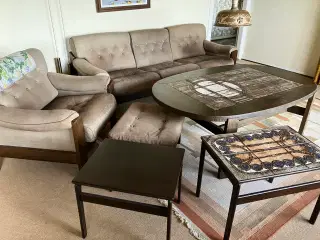 Sofa, stol og borde
