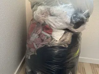 1 sæk dametøj
