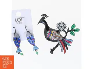 Smykkesæt med påfuglemotiv fra Lol Bijoux (str. 5 & 6x6 cm)