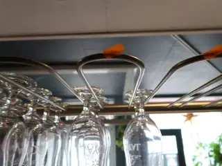 Glashylde med div. Glas