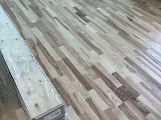 Parket - Asketræ 7,2 m2, inkl. underlag