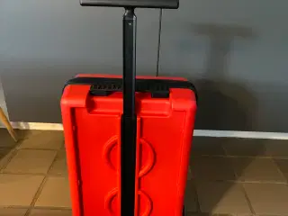 Fin Lego kuffert sælges kun brugt 1 gang