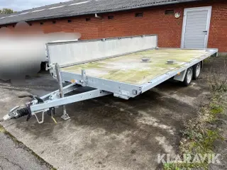 Trailer Variant 3525p5