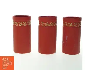 Sæt af 3 røde dekorerede vaser (str. 18 cm. 3 styk)