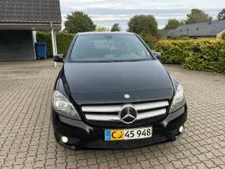 Mercedes / B 200 