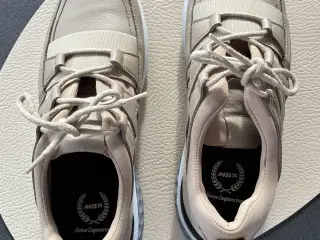 Dame fritidssko MBT aktivitetsnuvau 3.