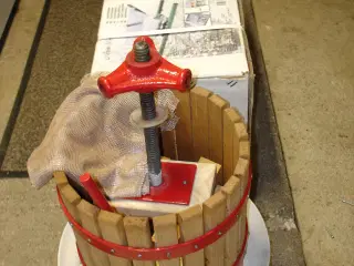 Frugtsaftpresser og Rasper