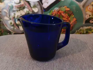 Flødekande i mørkeblåt glas 