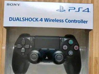 Original ubrugt PlayStation 4 controller i sort. 