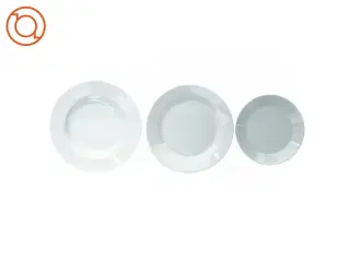 Tallerkner fra Ikea (str. Dyb tallerken 26 cm tallerken 24 cm kagetallerken 20 cm)