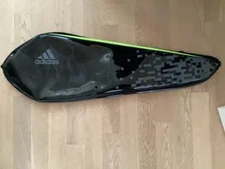 Super fin og ubrugt Adidas badmintontaske