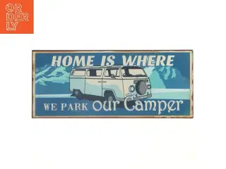 Retro skilt med campingvogn motiv fra LaFinesse (str. 30,5x13 cm)