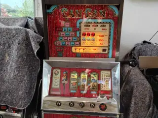 Enarmet tyveknægt spillemaskine spilleautomat tivo