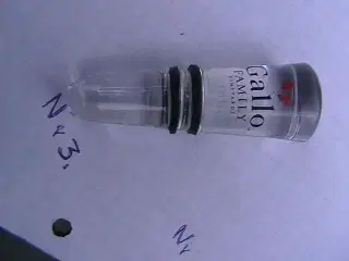 2 Glas "propper til karafler. Ældre.