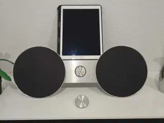 Lækker Bang og Olufsen A8 Beoplay højtaler med fje