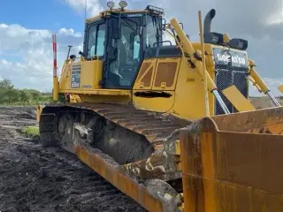 Komatsu D65PX-18