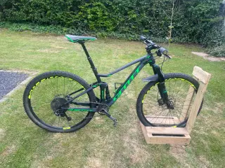 Scott spark 945
