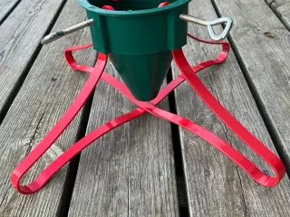 Juletræsfod i metal. Giv bud.