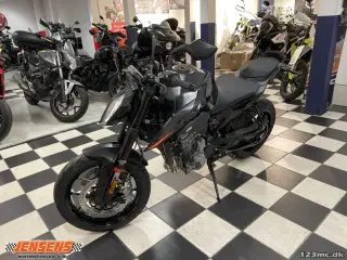 KTM 890 Duke