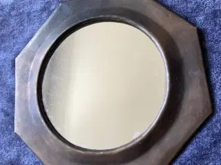 Sekskantet spejl med metalramme – 14 cm bredt