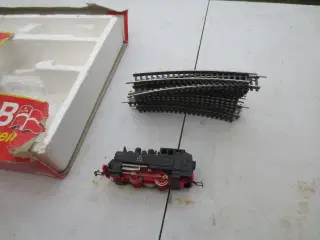 1 stk DSB modeltog og 15 stk Buet skinner 