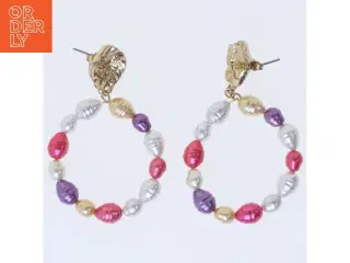 Søde kitch/80'er, 90'er perleøreringe med flerfarvet design (str. Ø. 45 mm. længde. 65 mm)