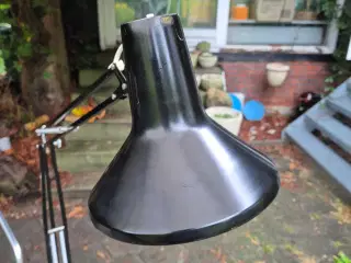 Sort arkitektlampe i kvalitet fra Luxo