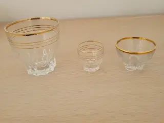 Glas med guldkant 