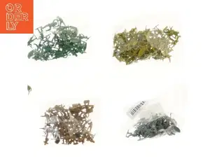 Sæt af små plastiksoldater fra Ingen synligt brand (str. 4 cm)