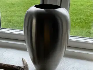 Vase i metal