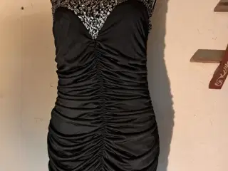 Anna Boutique str. 12 kjole