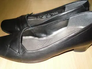 GABOR Comfort/ klassisk sort sko. 