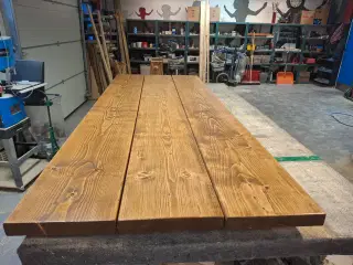 Plankebord håndlavet i massive grand planker