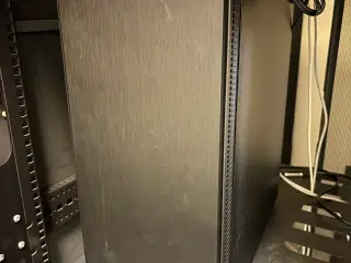 Server, i7-8700 CPU @ 3.20GHz (6 kerner)