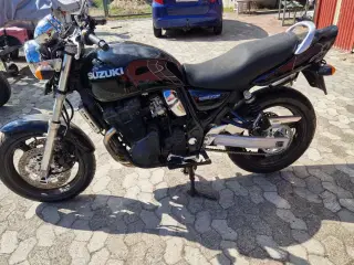 SUzuki inazuma 750 til salg
