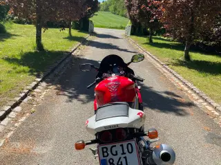 Yamaha r1