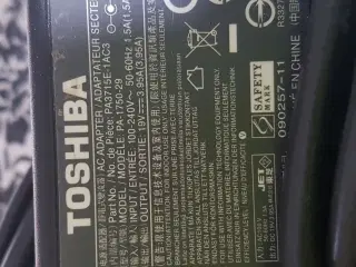 Toshiba oplader Pa-1750-29! 19v.