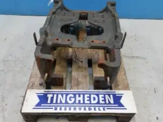 Class Axion 840 Front vægtstøtte 7700098374